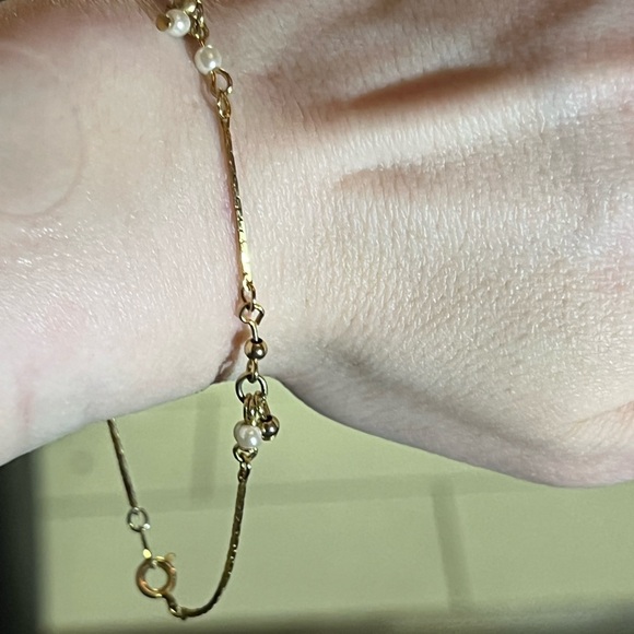Vintage gold tone and pearl bracelet or anklet - Picture 2 of 2